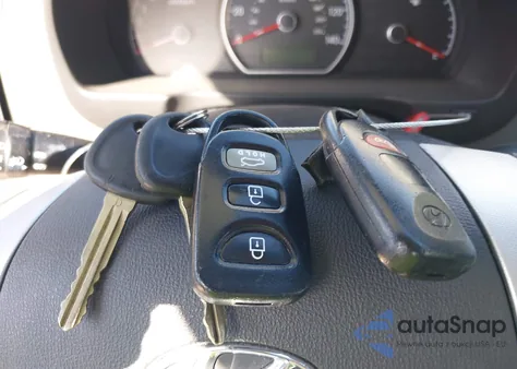 2009 Hyundai Elantra Gls/Se from USA, damaged, VIN KMHDU46D69U698364